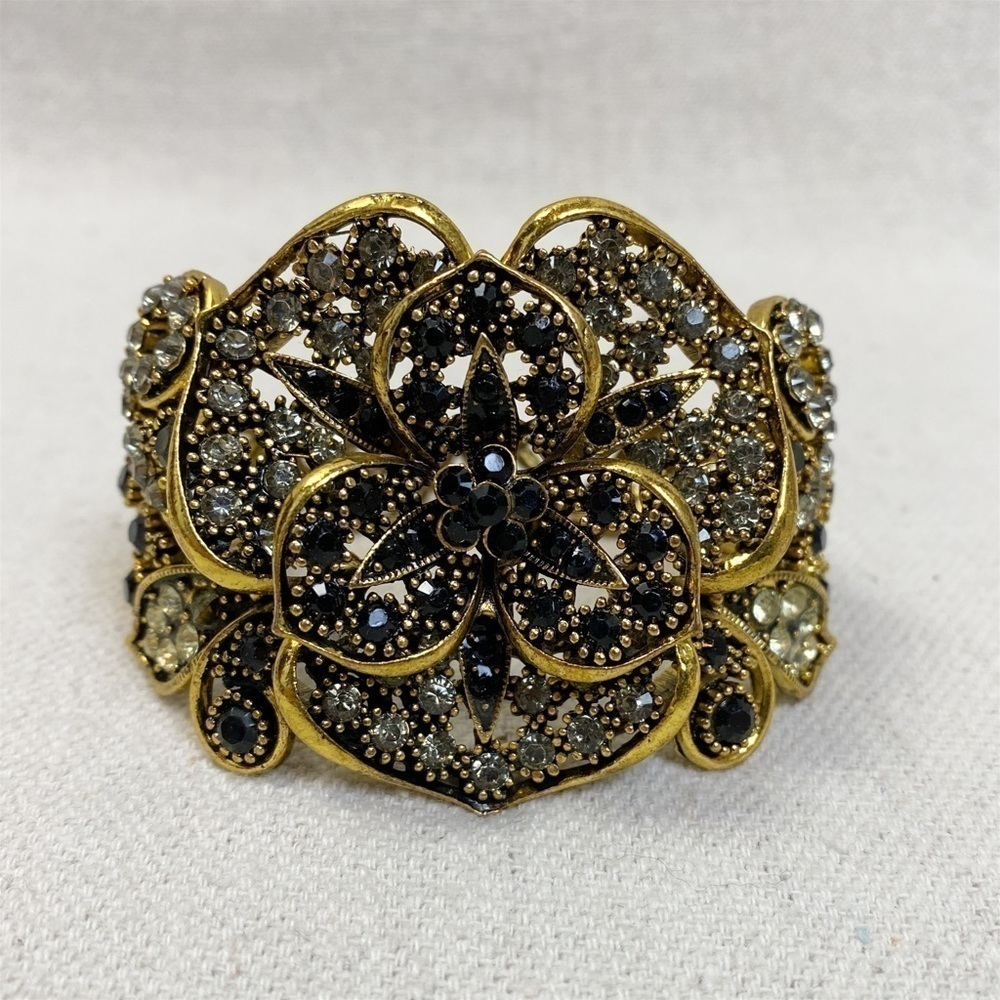 Rhinestone Flower Hinged Gold tone Bangle Bracelet